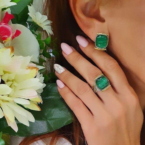 Серебряное кольцо с малахитом