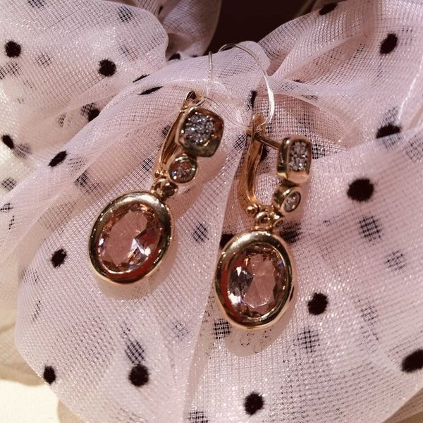 Серебряные серьги с&nbsp;фианитом, позолотой и&nbsp;морганитом синтетическим