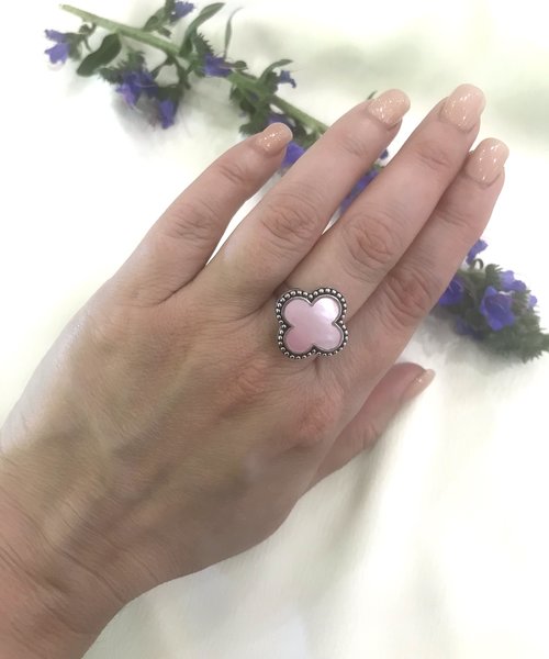 Серебряное кольцо с&nbsp;перламутром