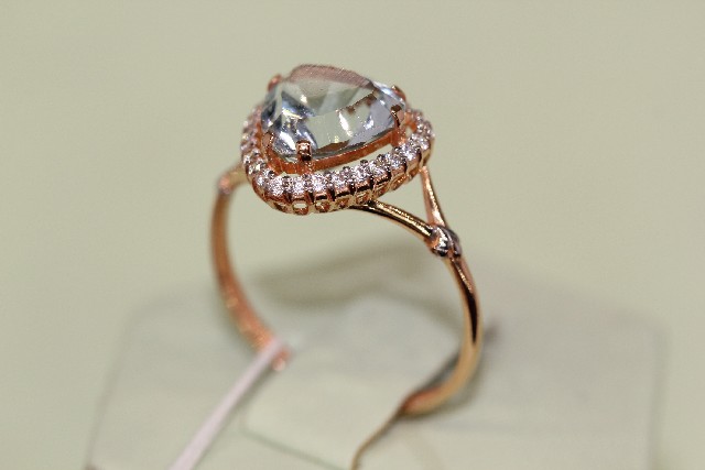 Серебряное кольцо с топазом искусственным