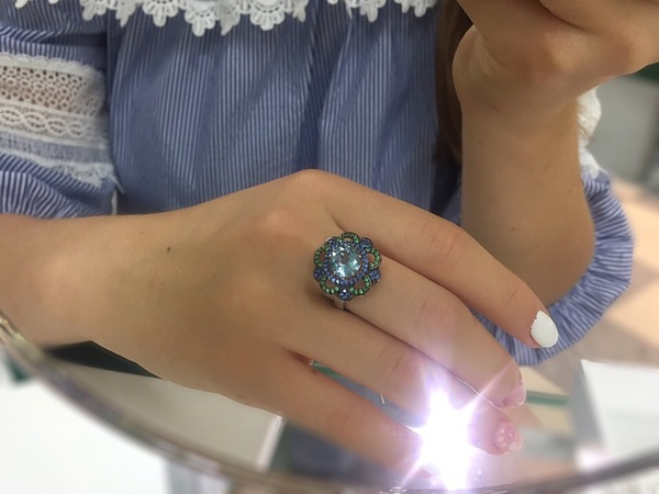 Серебряное кольцо с фианитом и топазом