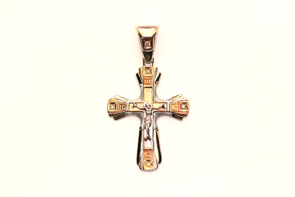 Золотой крест с бриллиантом