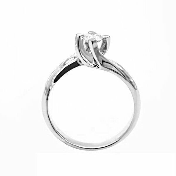 Золотое кольцо помолвочное с&nbsp;бриллиантом