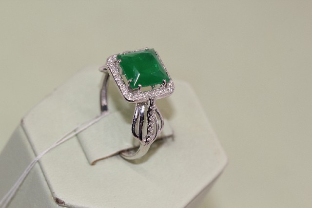 Серебряное кольцо с агатом зеленым и фианитом