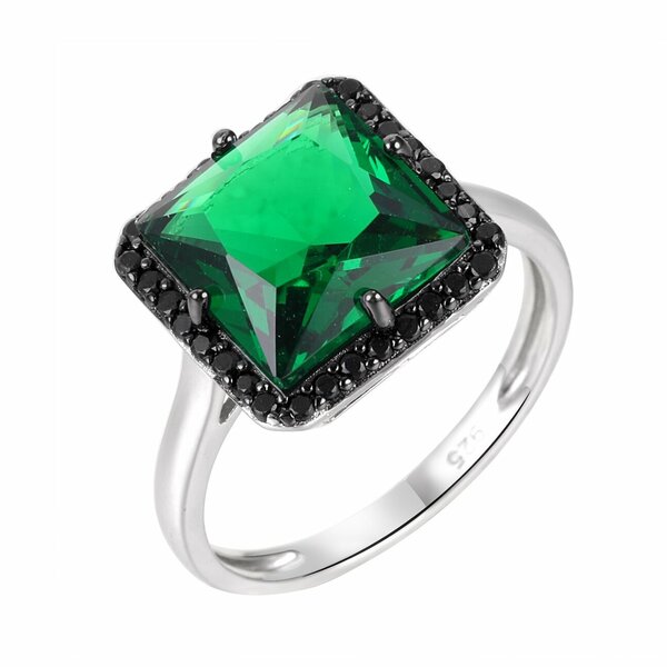 Серебряное кольцо с&nbsp;фианитом