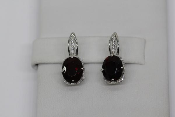 Серебряные серьги с фианитом