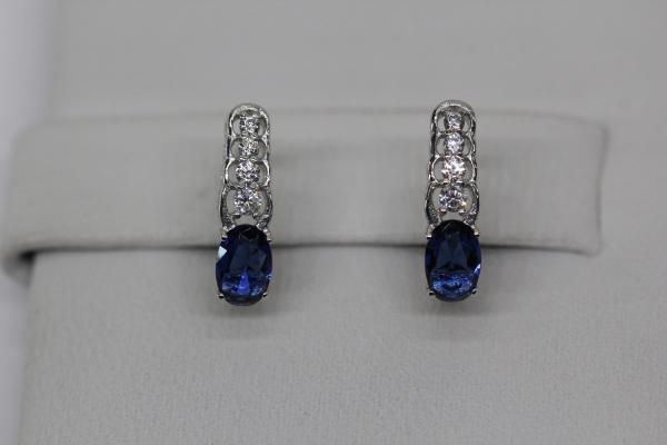 Серебряные серьги с фианитом