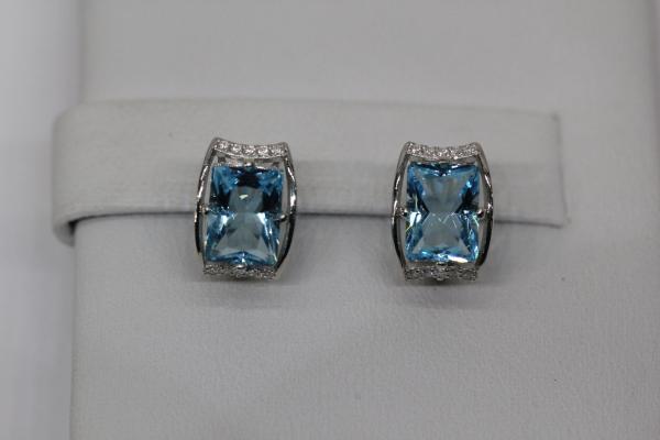 Серебряные серьги с фианитом