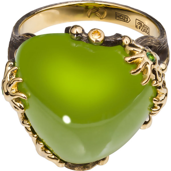 Золотое кольцо с бриллиантом, везувианом, тсаворитом и сапфиром