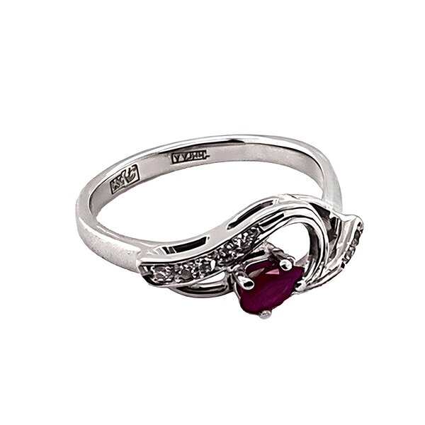 Золотое кольцо с&nbsp;бриллиантом