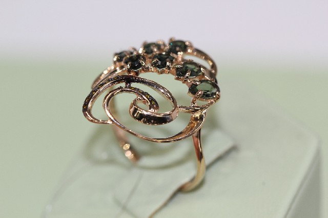 Золотое кольцо с турмалином синтетическим