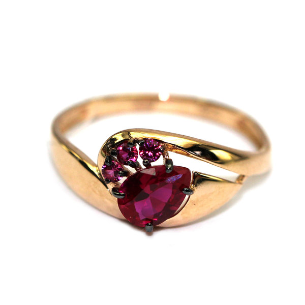 Золотое кольцо с фианитом и рубином выращенным