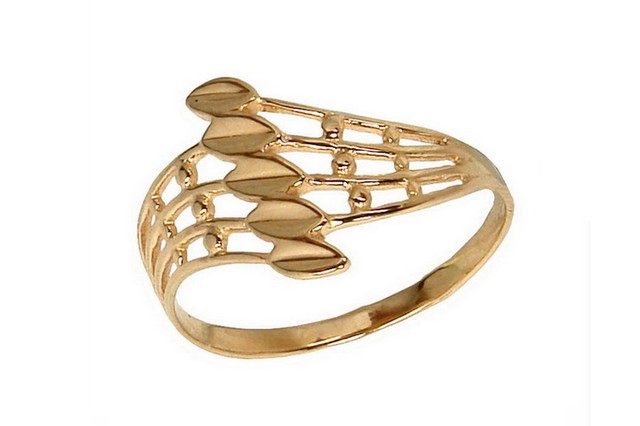 Золотое кольцо с безвставками