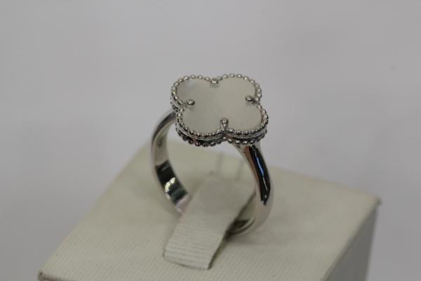 Серебряное кольцо с перламутром