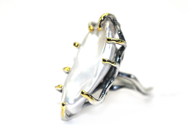 Серебряное кольцо с жемчугом культивированным