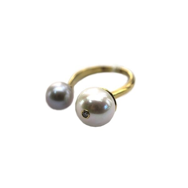 Золотое кольцо с жемчугом культивированным и бриллиантом
