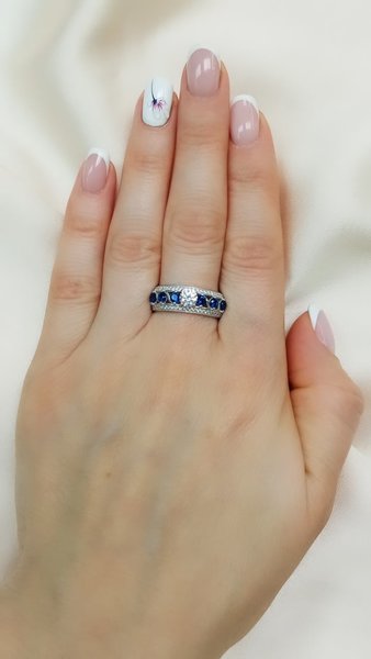 Серебряное кольцо с фианитом и сапфиром нано