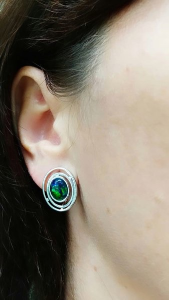 Серебряные серьги с&nbsp;опалом синтетическим