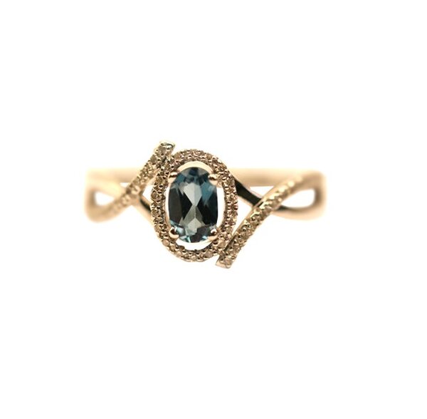 Золотое кольцо с топазом лондон и бриллиантом