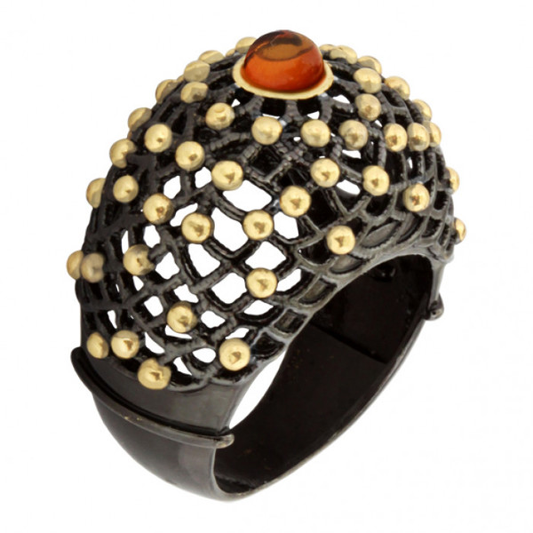 Серебряное кольцо с&nbsp;янтарём