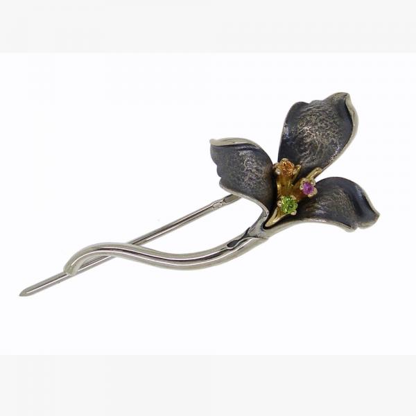 Серебряная брошь