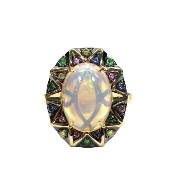Золотое кольцо с тсаворитом, сапфиром, опалом и бриллиантом