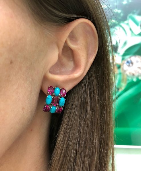 Серебряные серьги с&nbsp;фианитом и&nbsp;бирюзой искусственной