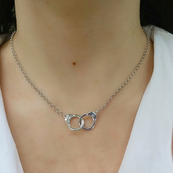 Серебряное колье без вставок