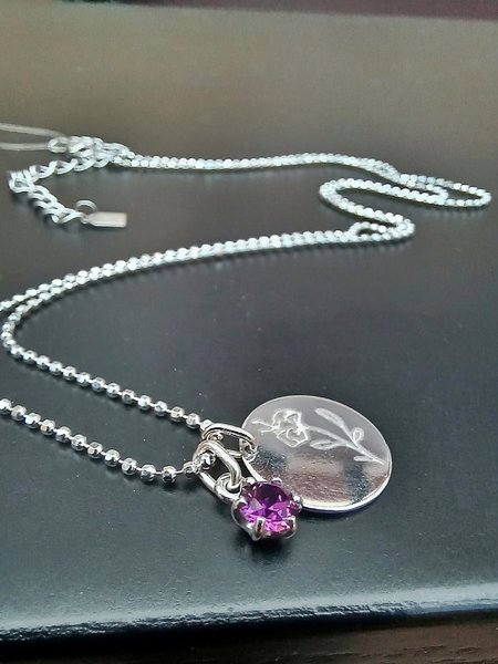 Серебряное колье с&nbsp;кристаллом сваровски