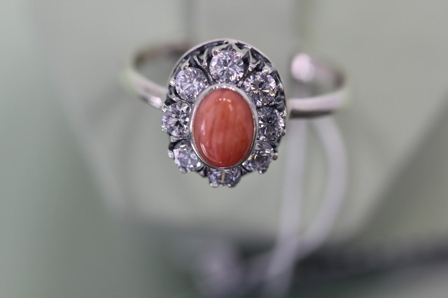 Купить Серебряное кольцо с кораллом Серебряное кольцо с кораллом