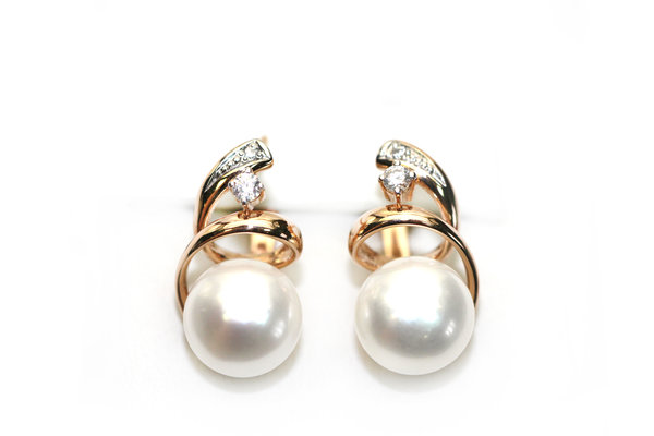 Серебряные серьги с&nbsp;фианитом и&nbsp;жемчугом культивированным