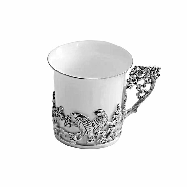 Серебряная чашка