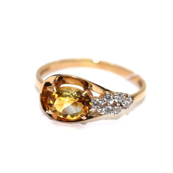 Золотое кольцо с цитрином и фианитом