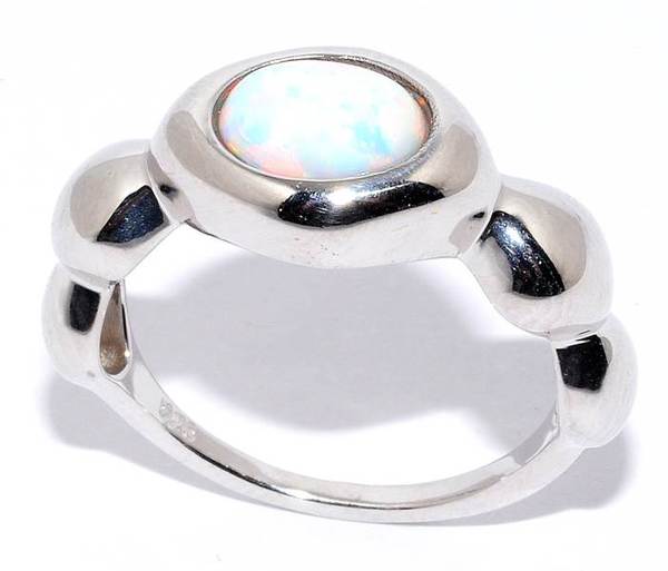 Серебряное кольцо с опалом синтетическим