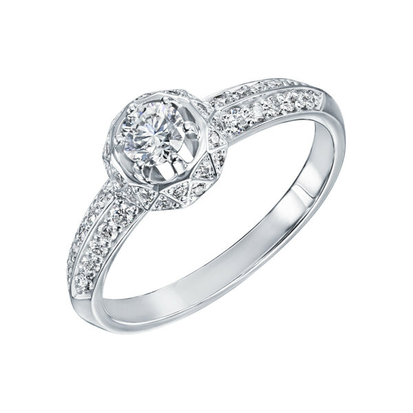 Золотое кольцо с&nbsp;бриллиантом