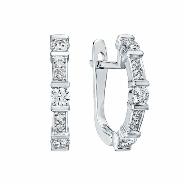 Золотые серьги с&nbsp;бриллиантом