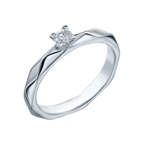 Золотое кольцо с&nbsp;бриллиантом