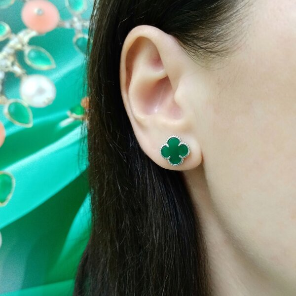 Серебряные серьги-пусеты с&nbsp;агатом