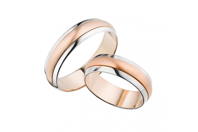 Золотое обручальное кольцо с&nbsp;безвставками