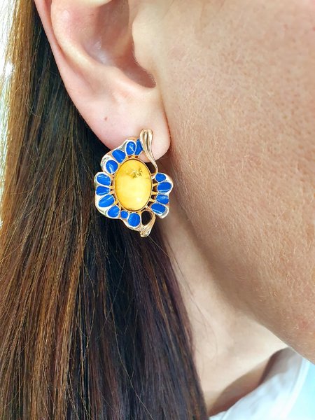 Серебряные серьги с&nbsp;янтарём, эмалью и&nbsp;позолотой