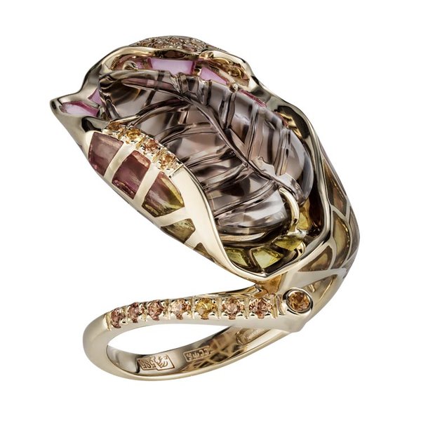 Золотое кольцо с раух-топазом, сапфиром и эмалью