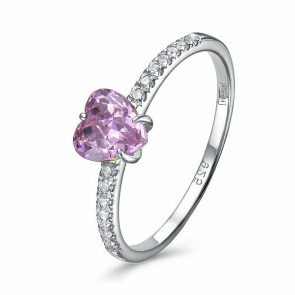 Серебряное кольцо с&nbsp;фианитом