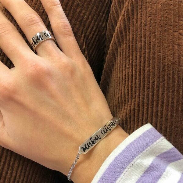 Серебряное кольцо с&nbsp;бриллиантом
