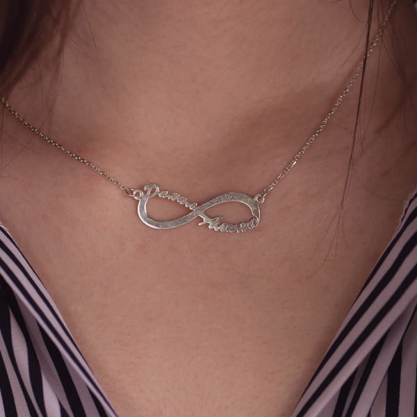 Серебряное колье без вставок