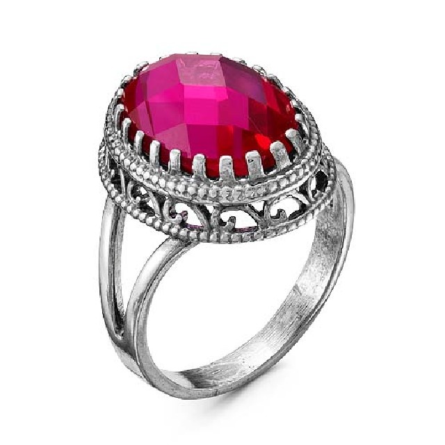 Серебряное кольцо с&nbsp;корундом синтетическим