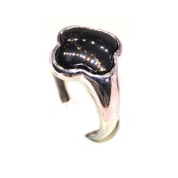 Серебряное кольцо с ониксом искусственным